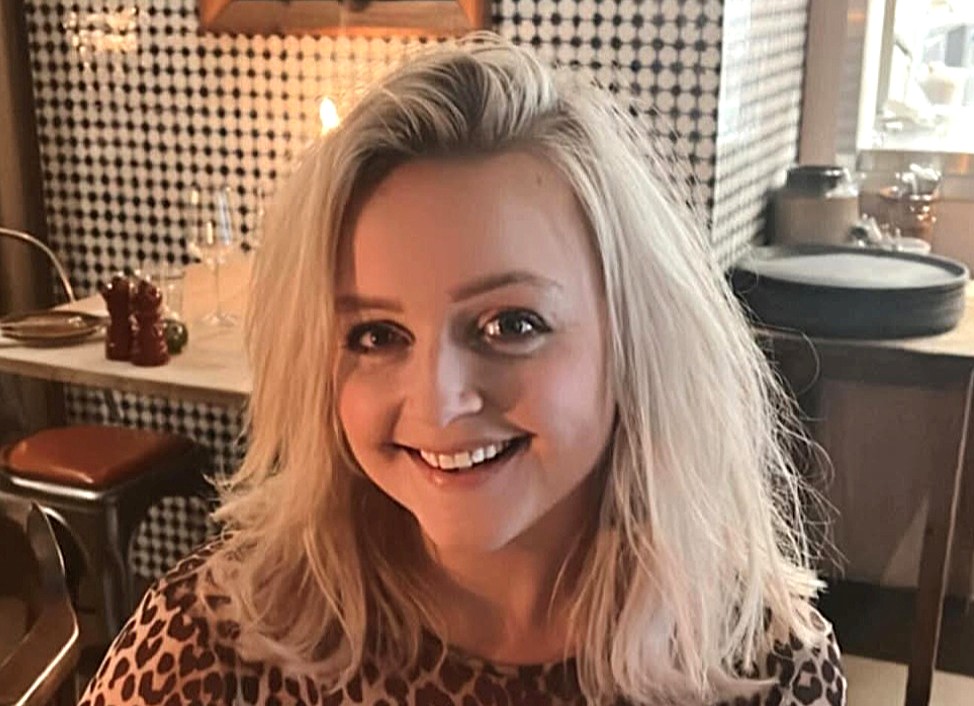 Chelle Lilly Albøge (LA).