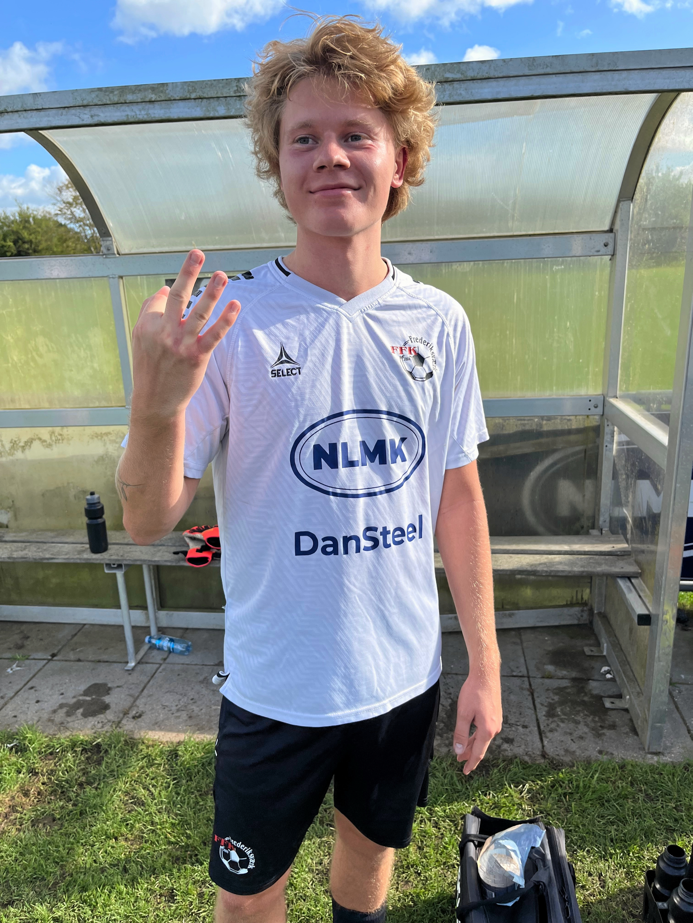 Mikkel Møller Nielsen præsterede et vaskeægte hattrick, da FFK vendte 0-1 til 3-1 på en blændende 2. halvleg