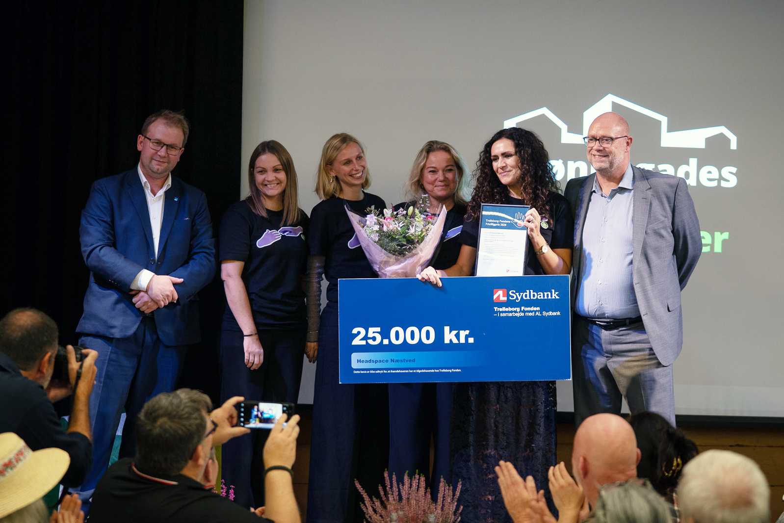 De frivillige i headspace Næstved blev de første modtagere af Trelleborg Fondens Frivilligpris og modtog 25.000 kroner for deres indsats for unge i kommunen.