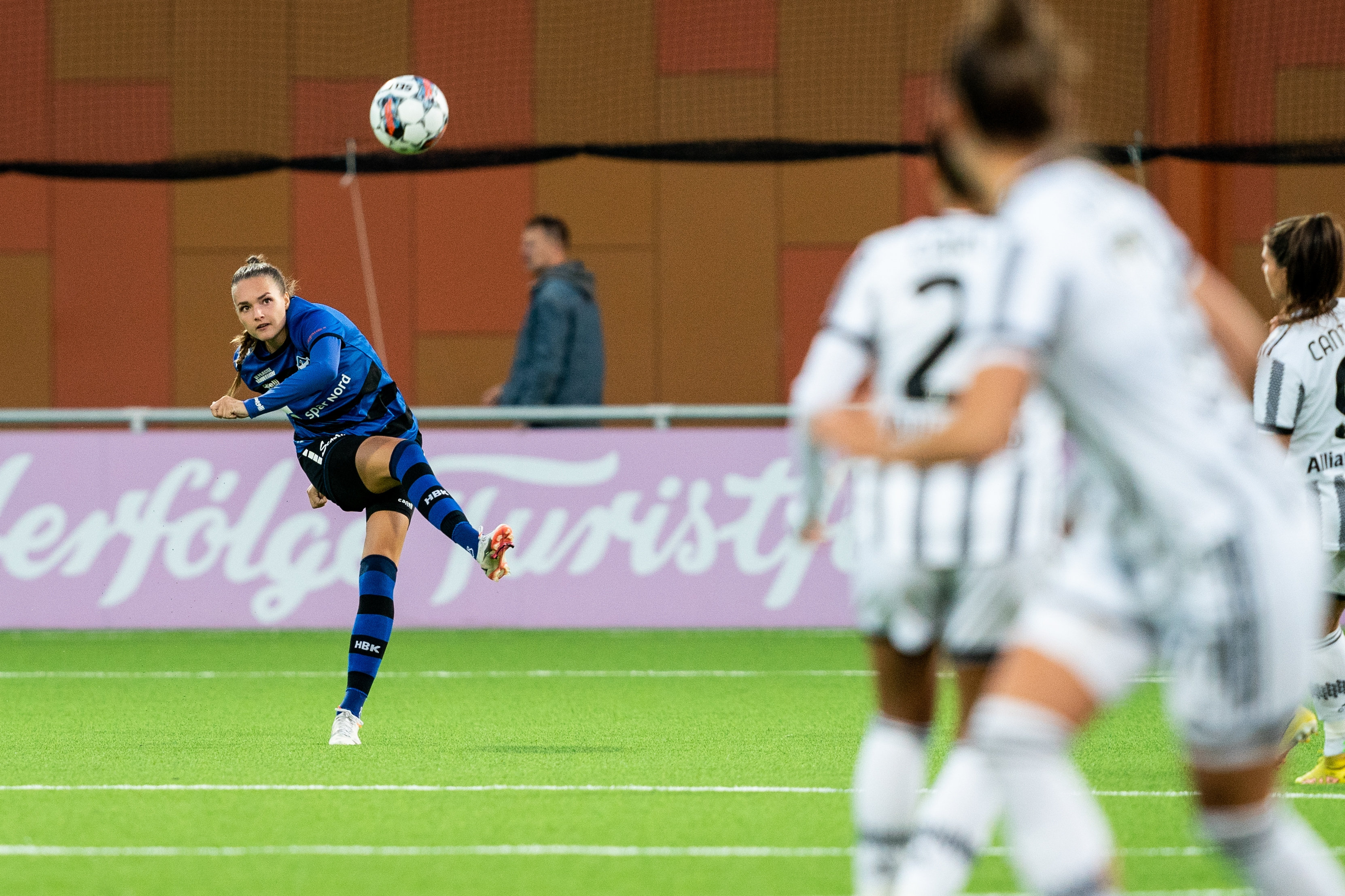 Selma Svendsen - her for HB Køge - kan få debut for Danmark i testkampe mod Canada. (Arkivfoto).