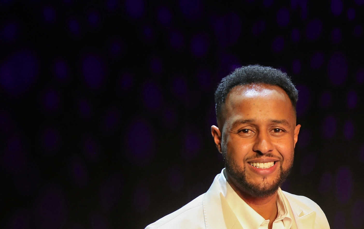Handicapprisen gik til Dagrofa Foodservice. Awale Mohamed (S), formand for Social- og Beskæftigelsesudvalget, overrakte prisen til driftschef Jesper Andersen. - Bo Dalum, Ishøj Kommune Handicapprisen gik til Dagrofa Foodservice. Awale Mohamed (S), formand for Social- og Beskæftigelsesudvalget, overrakte prisen til driftschef Jesper Andersen.