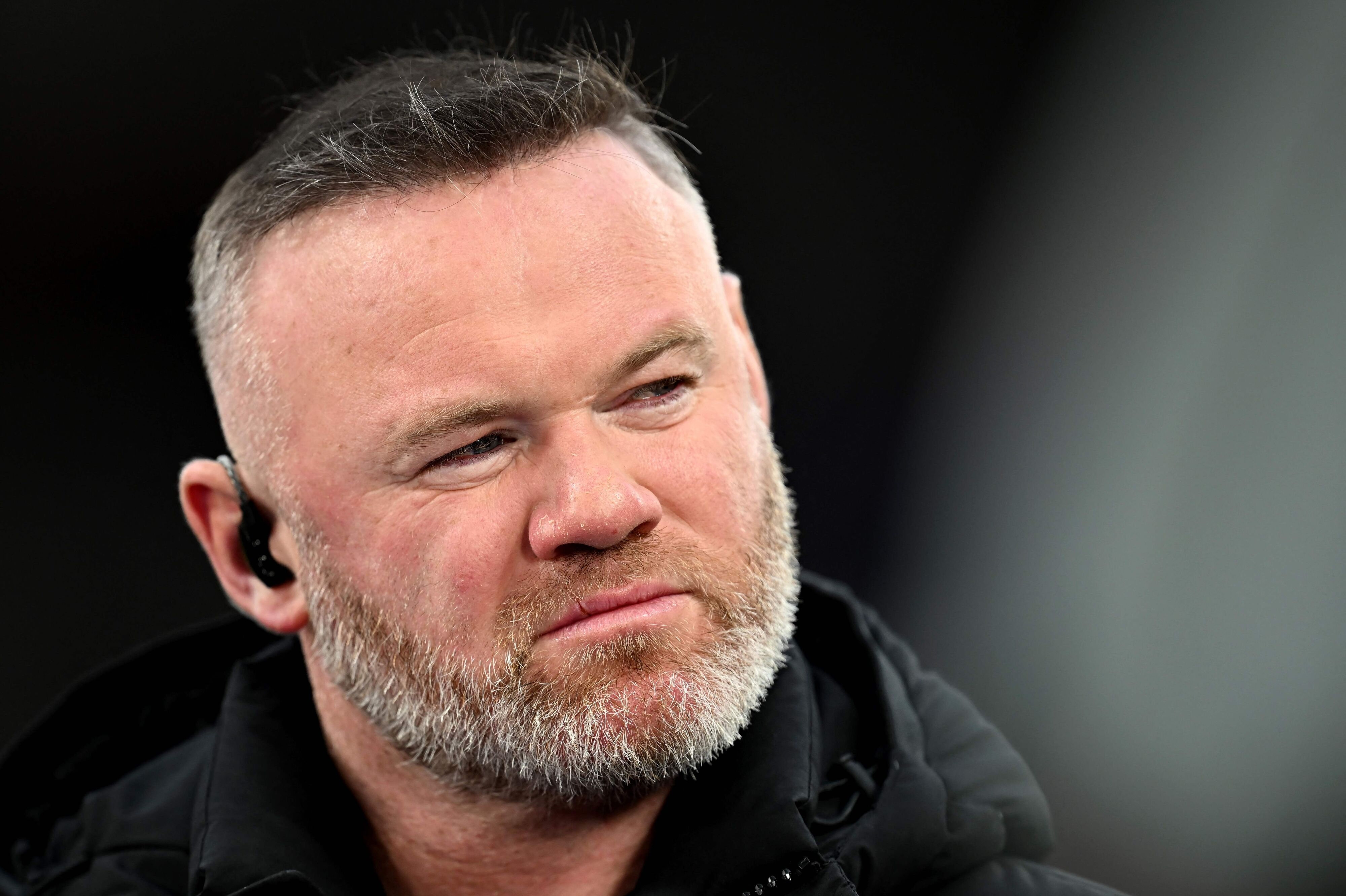 Den 40-årige pensionerede fodboldspiller Wayne Rooney mener ikke, at hans tidligere klub Manchester United fortjener at få Premier League-trofæer, hvis de bliver frataget Manchester City. (Arkivfoto).