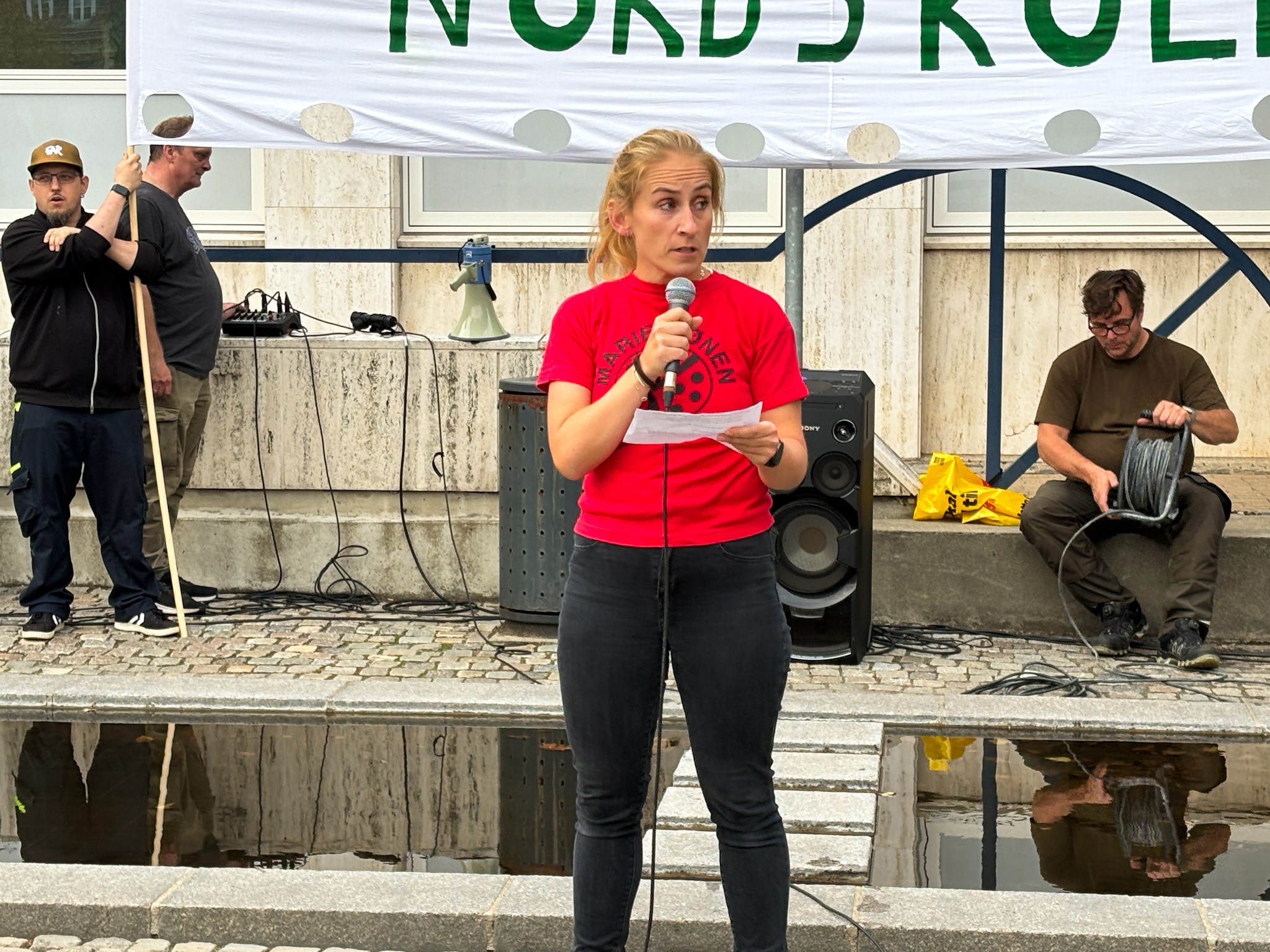 Forældrebestyrelsesformand i Mariehønen, Charlotte Murray Simonsen, deltog både ved gårsdagens demonstration og byrådsmøde.