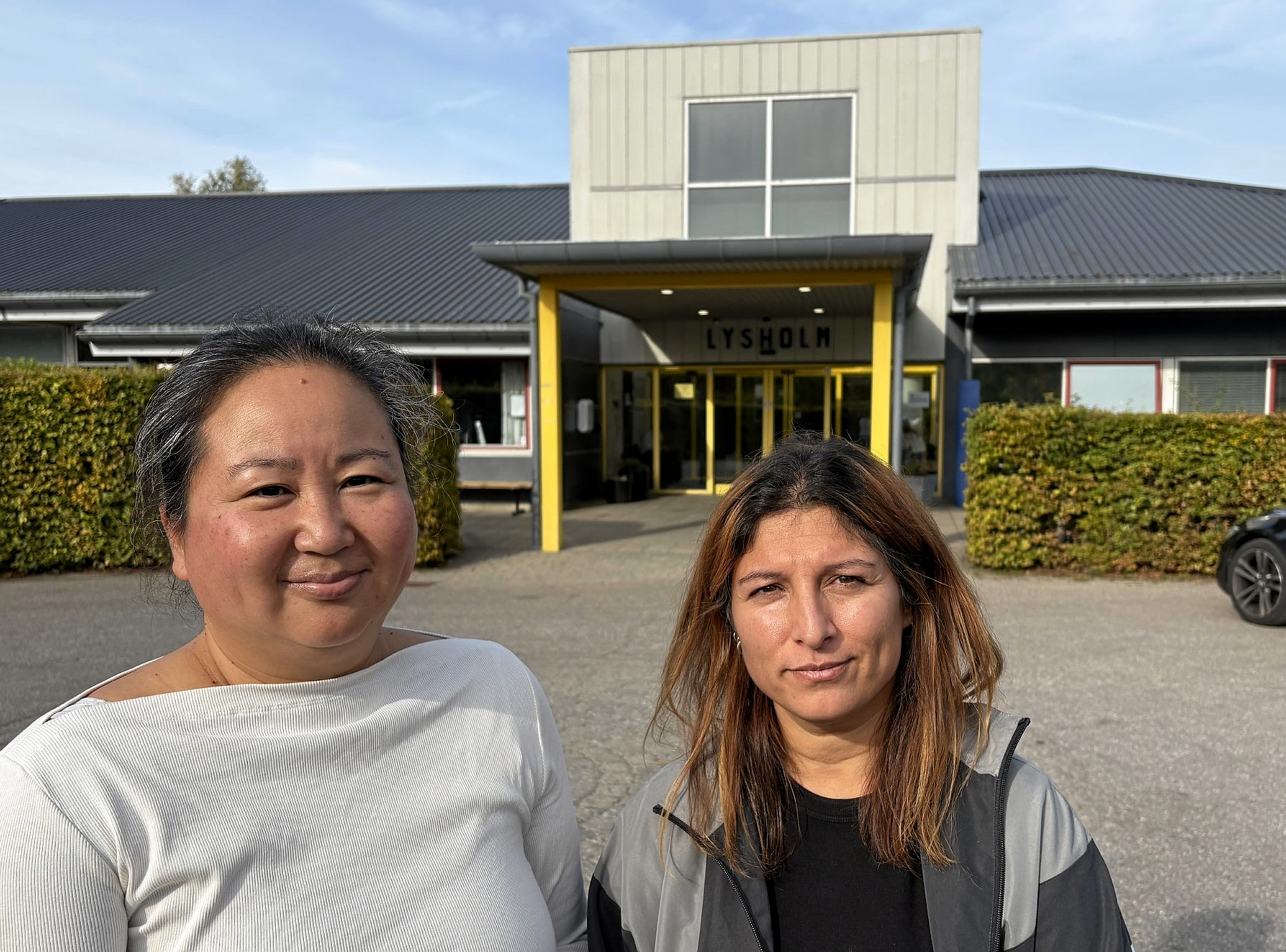 Anne Fabricius Murmann og Monireh Baqeri har børn på specialskolen Lysholm, der har fået flere og mere støttekrævende børn, uden der er fulgt ressourcer med.