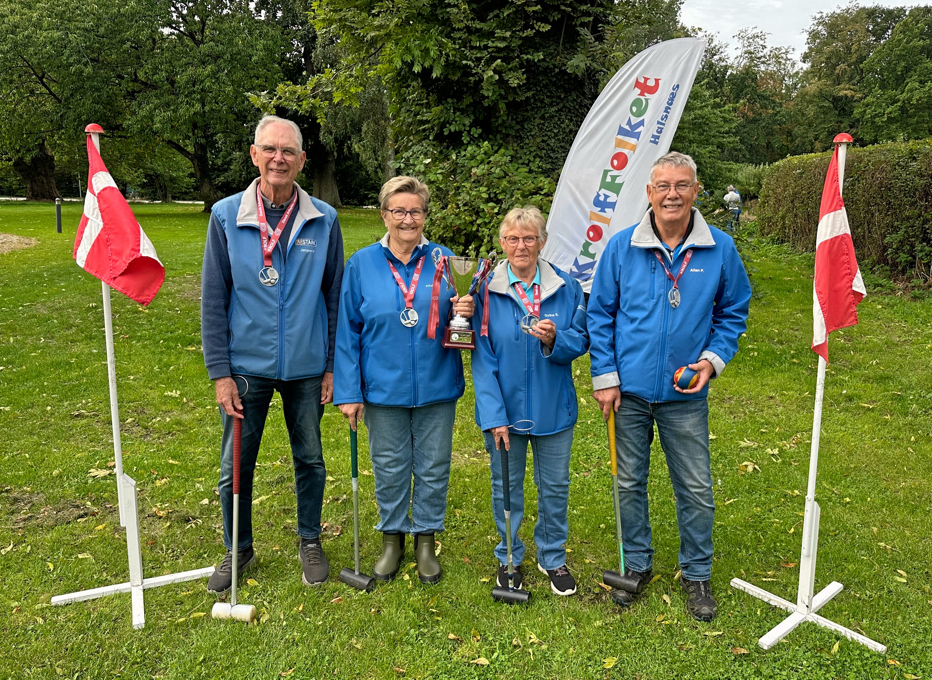 Krolffolkets dygtige firkløver Jørgen Hansen, Alice Rask, Gytha Szumlanski og Allan Pedersen spillede sig til sølvmedaljer ved de danske mesterskaber