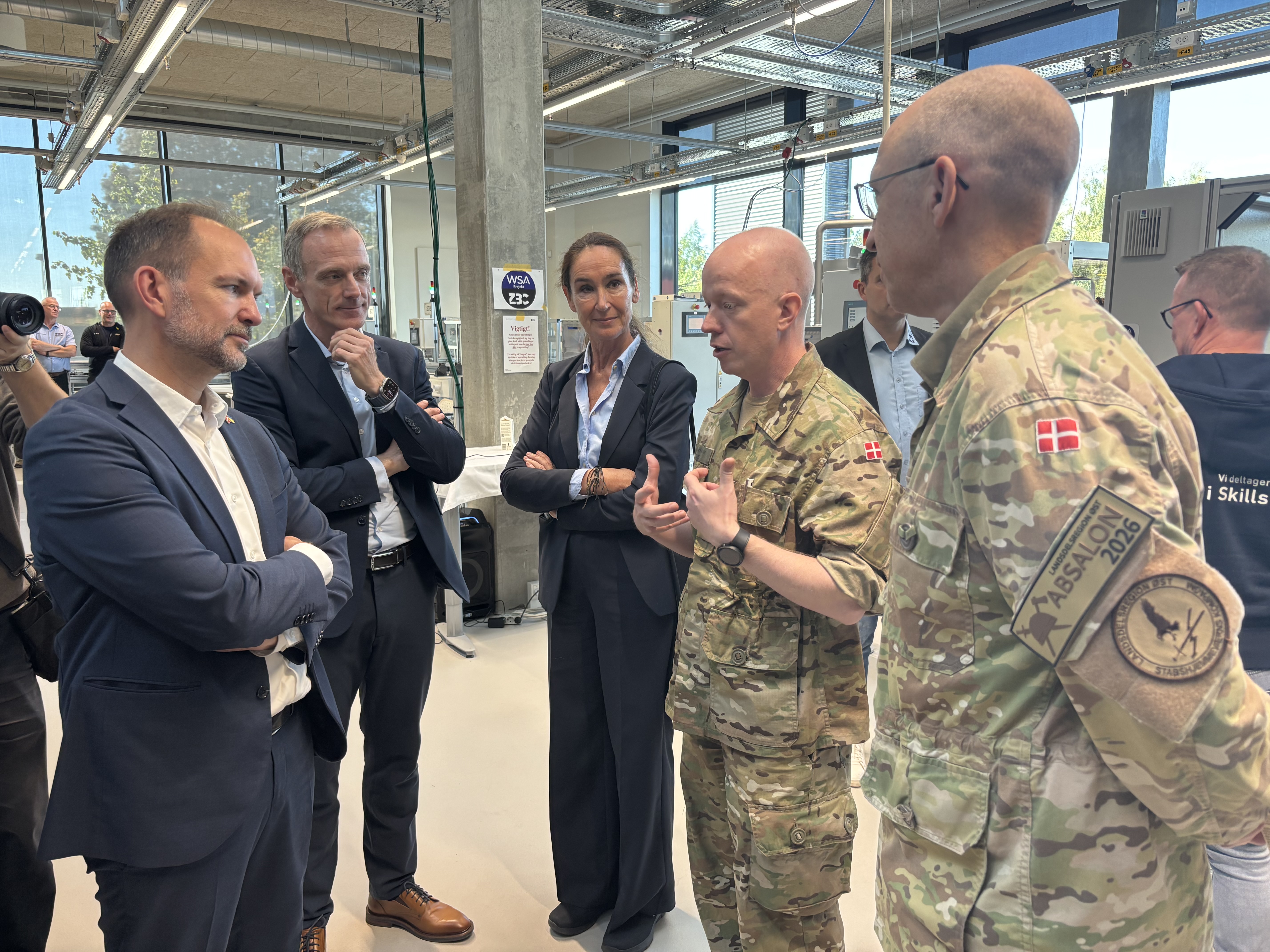 Onsdag besøgte forsvarsminister Jeppe Bruus ZBC i Ringsted.