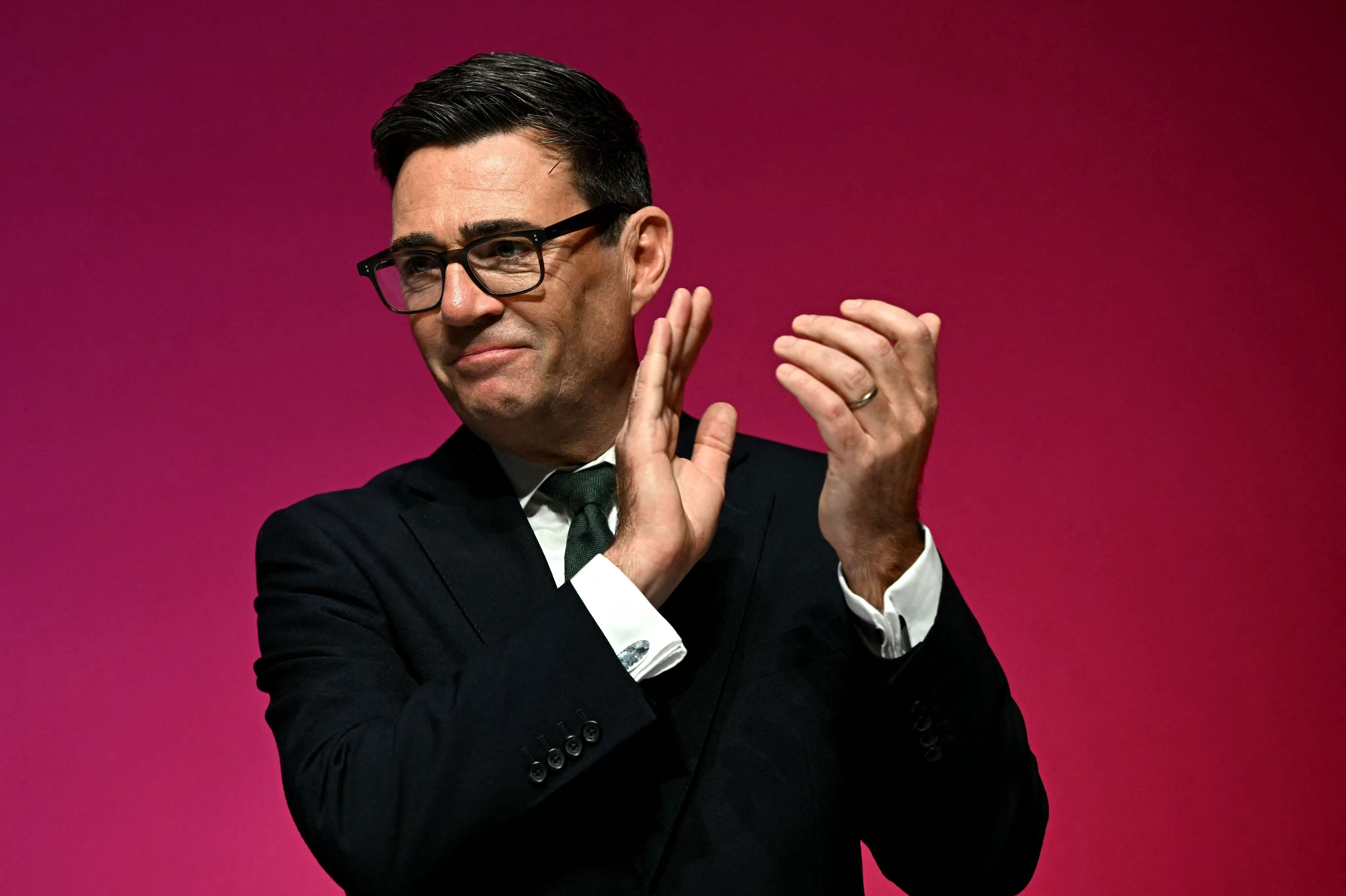 Premierministeren Andy Burnham takker ejerskabet bag Manchester City for de mange investeringer i fodboldklubben og byen. (Arkivfoto).