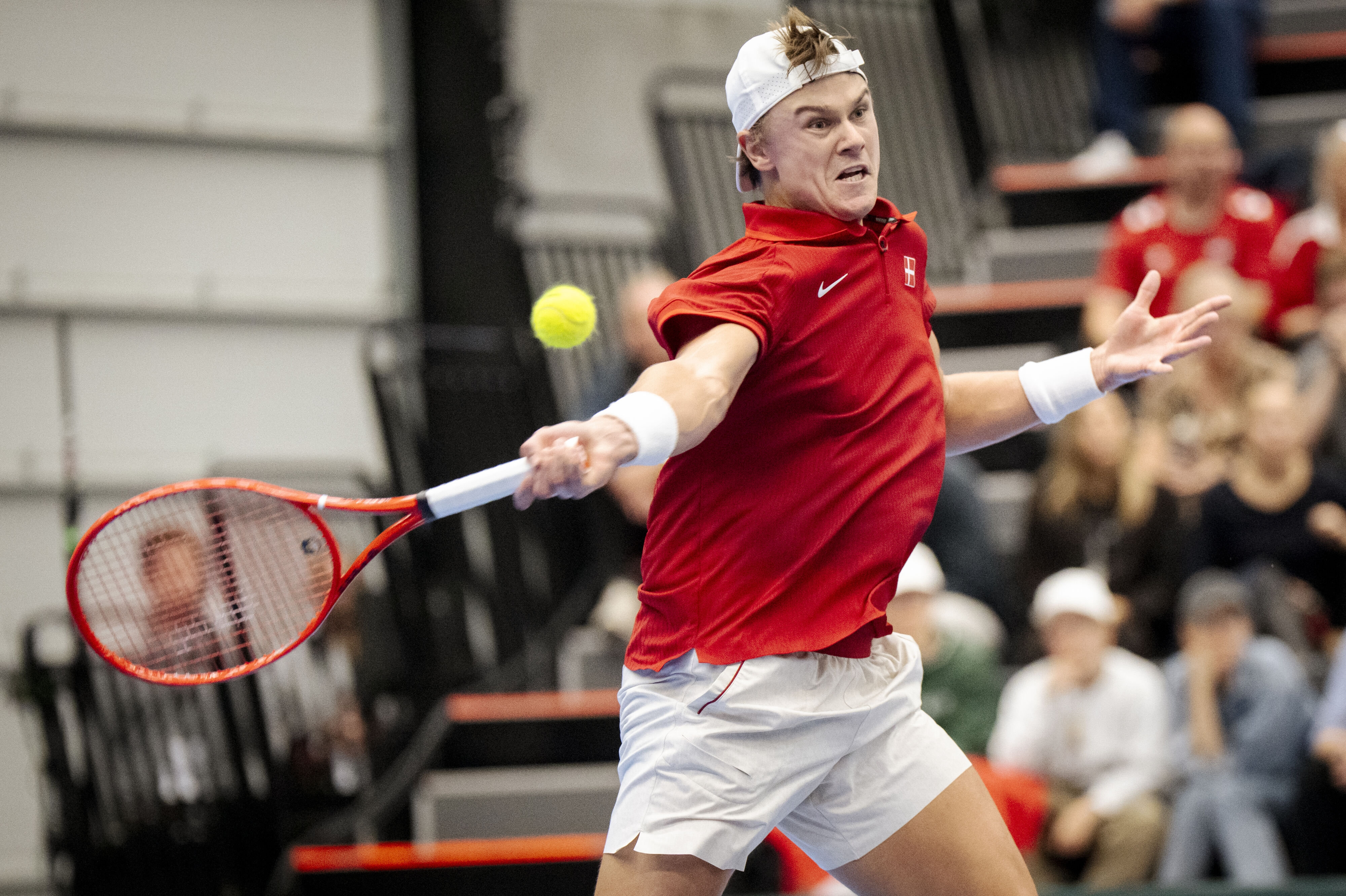 Holger Rune, her i aktion for det danske Davis Cup-hold for halvanden uge siden, tabte i sit comeback på ATP Tour. (Arkivfoto).