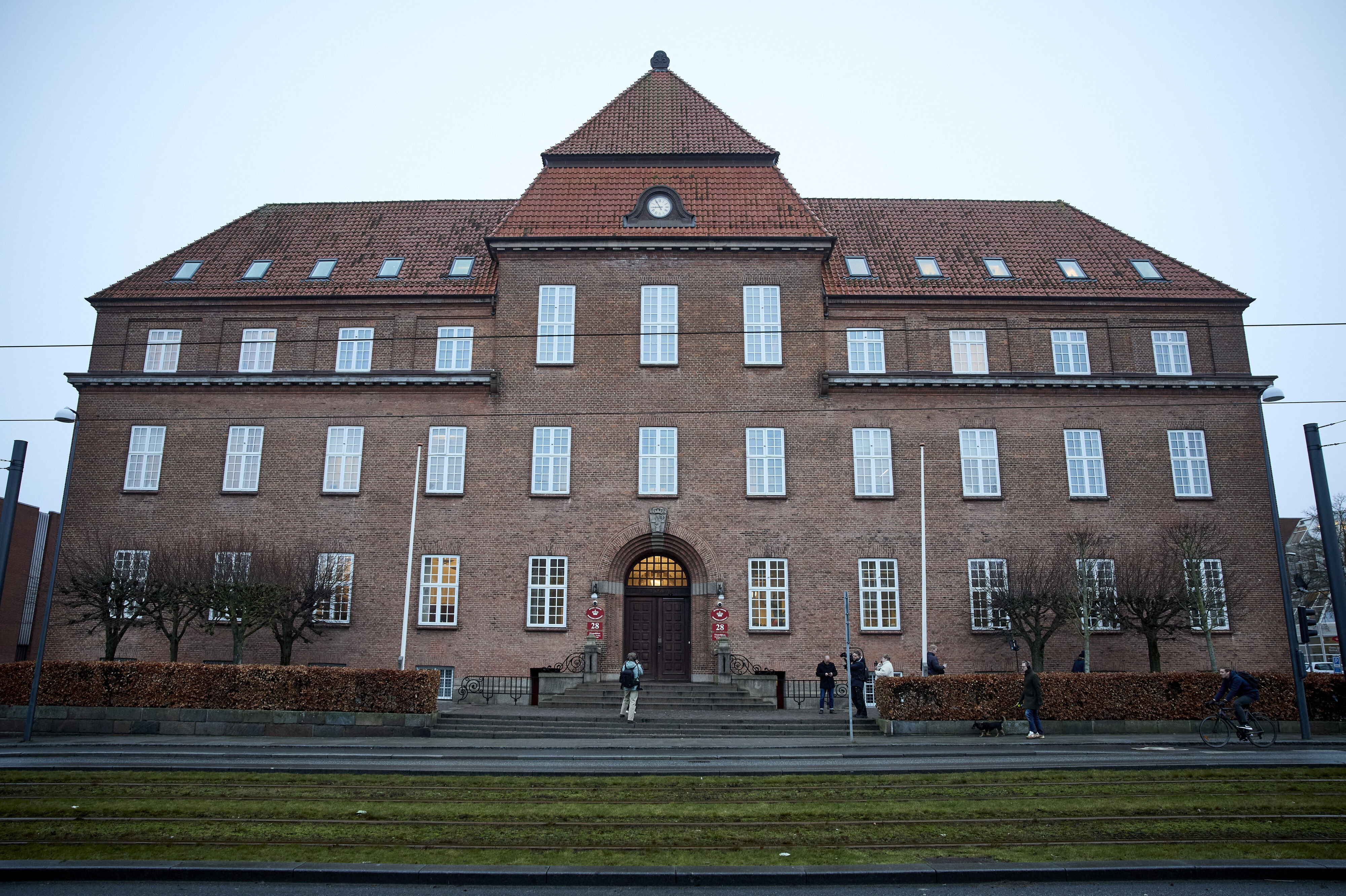 Retten i Odense behandler en sag om skuddrab på en 54-årig kvinde i september sidste år. Hendes ekskæreste sidder torsdag på anklagebænken tiltalt for drab og overtrædelse af våbenloven. (Arkivfoto).