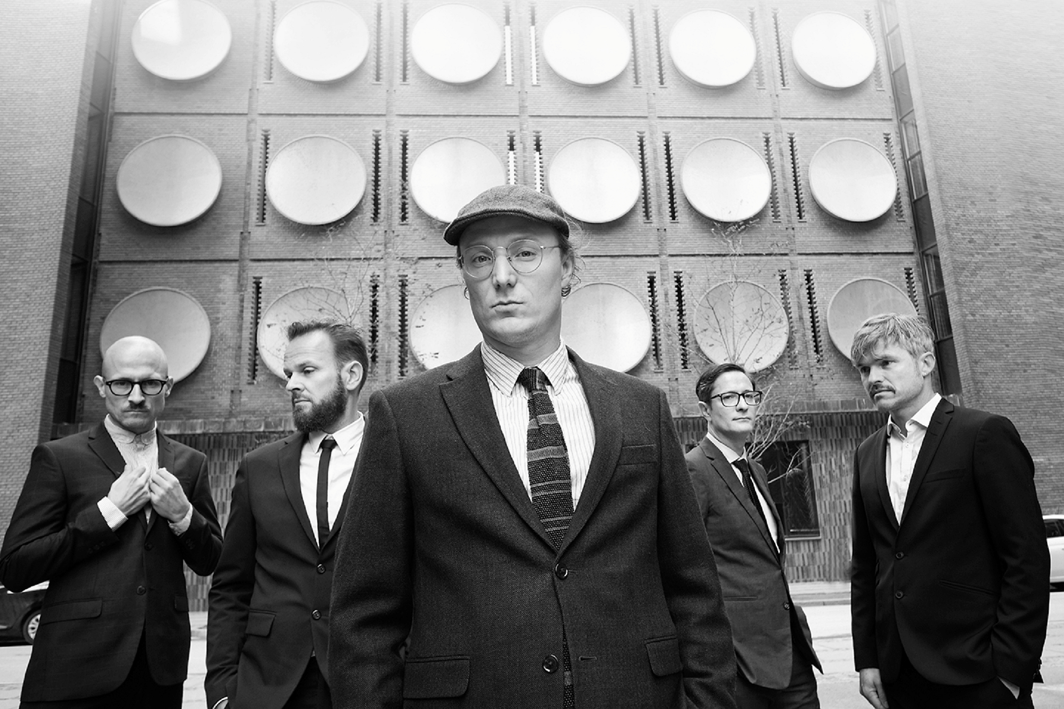Senest har D/troit udgivet 'Instrumentals Vol. 1' sidste år, og nu er de klar til endnu en forrygende optræden