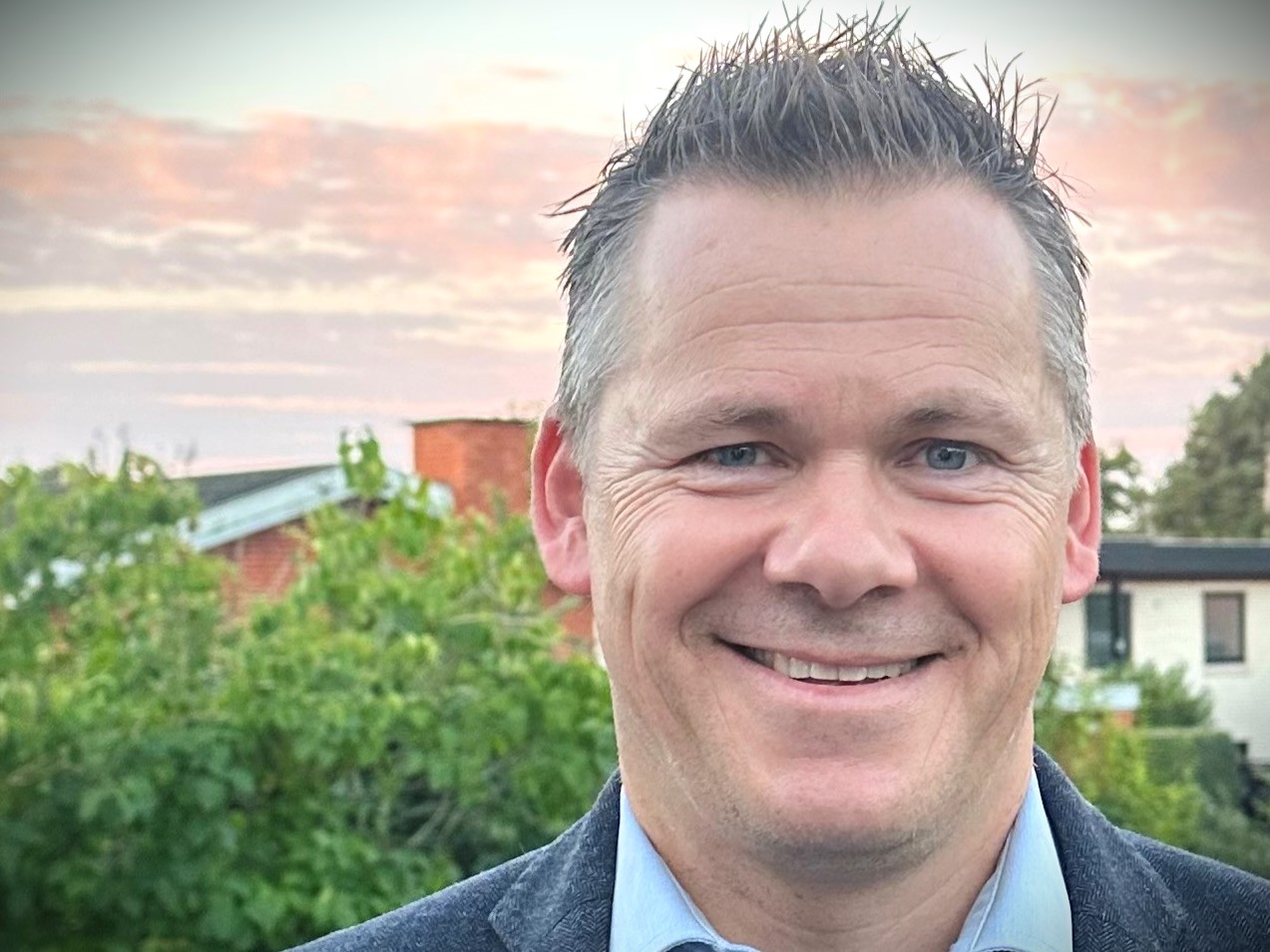 Thomas Nielsen - kaster sig nu ud i nye udfordringer. Uden at han vil - læs: må! - sige, hvad de går ud.
