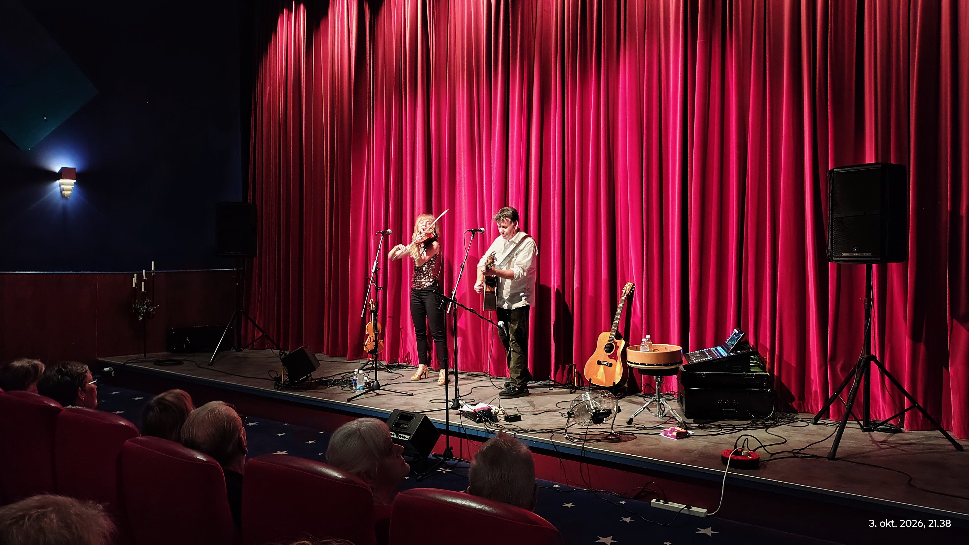 Jane & Shane underholdt i Skibby Kino.