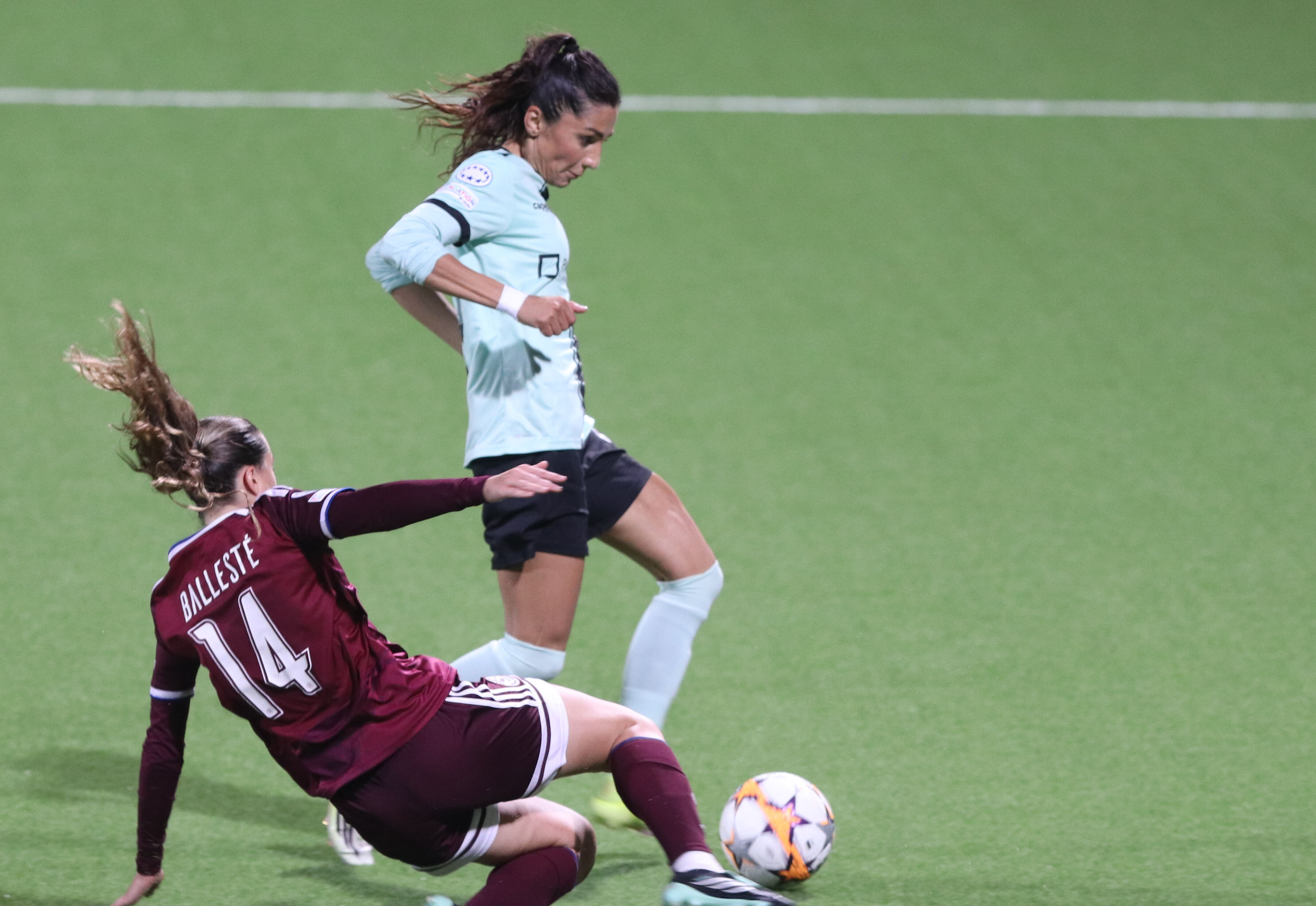 Nadia Nadim og HB Køge skulle nok have haft mere med hjem fra Farum.