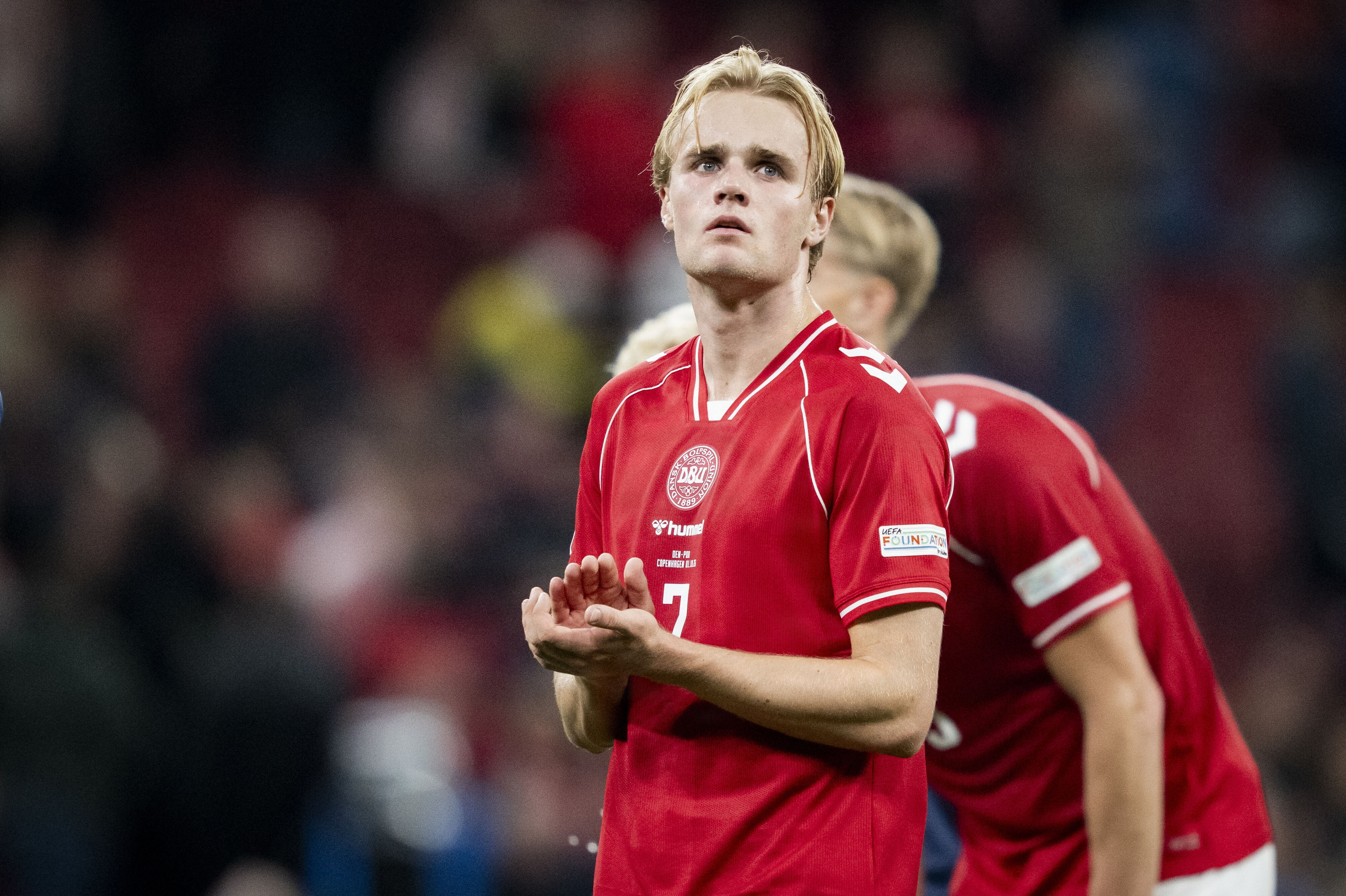 Victor Froholdt har siddet på bænken i de seneste to kampe for Danmark, men mod Wales starter FC Portos midtbanespiller inde.