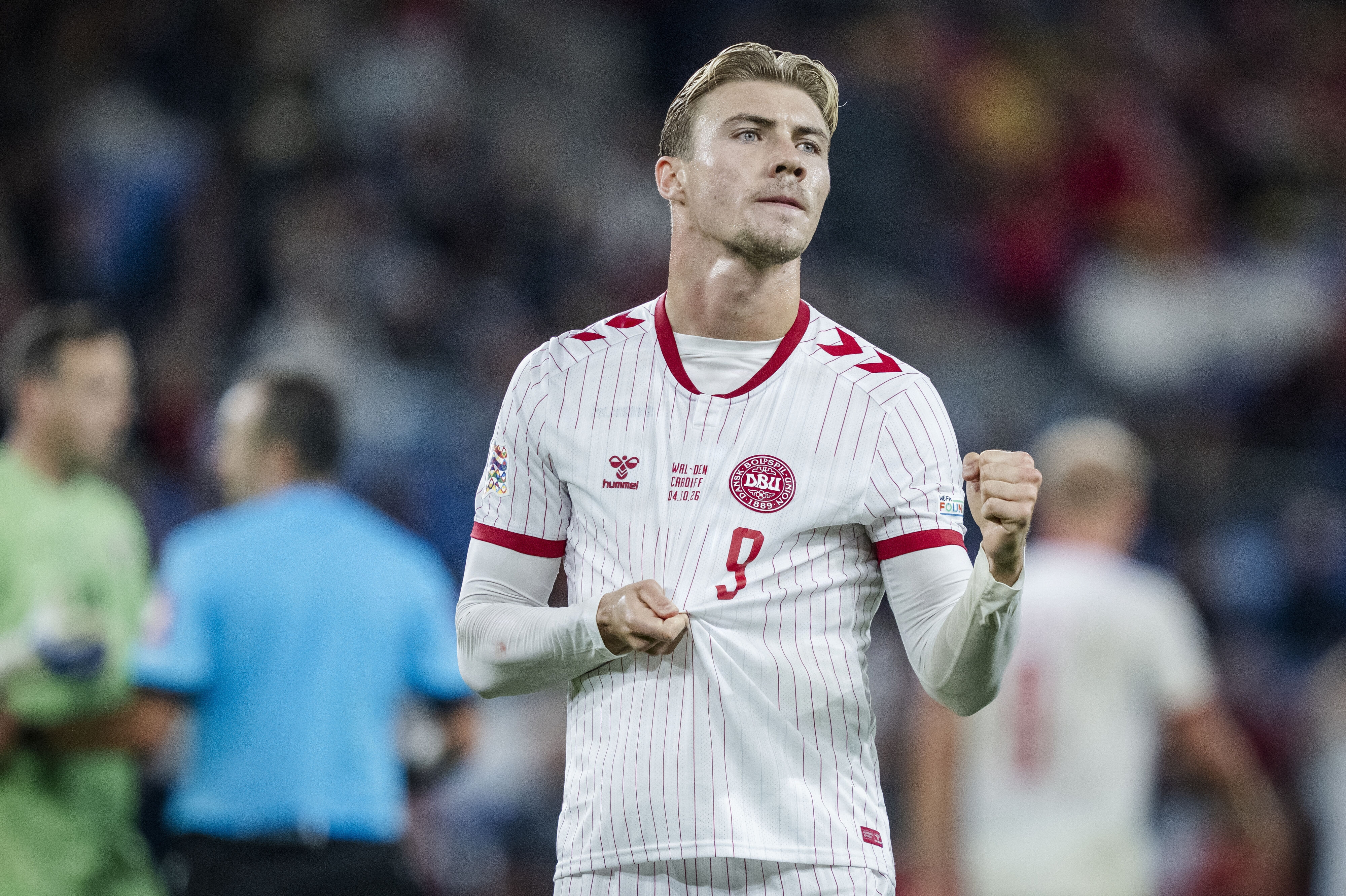 Danmark vandt søndag 1-0 ude over Wales på et mål af Rasmus Højlund på straffespark.