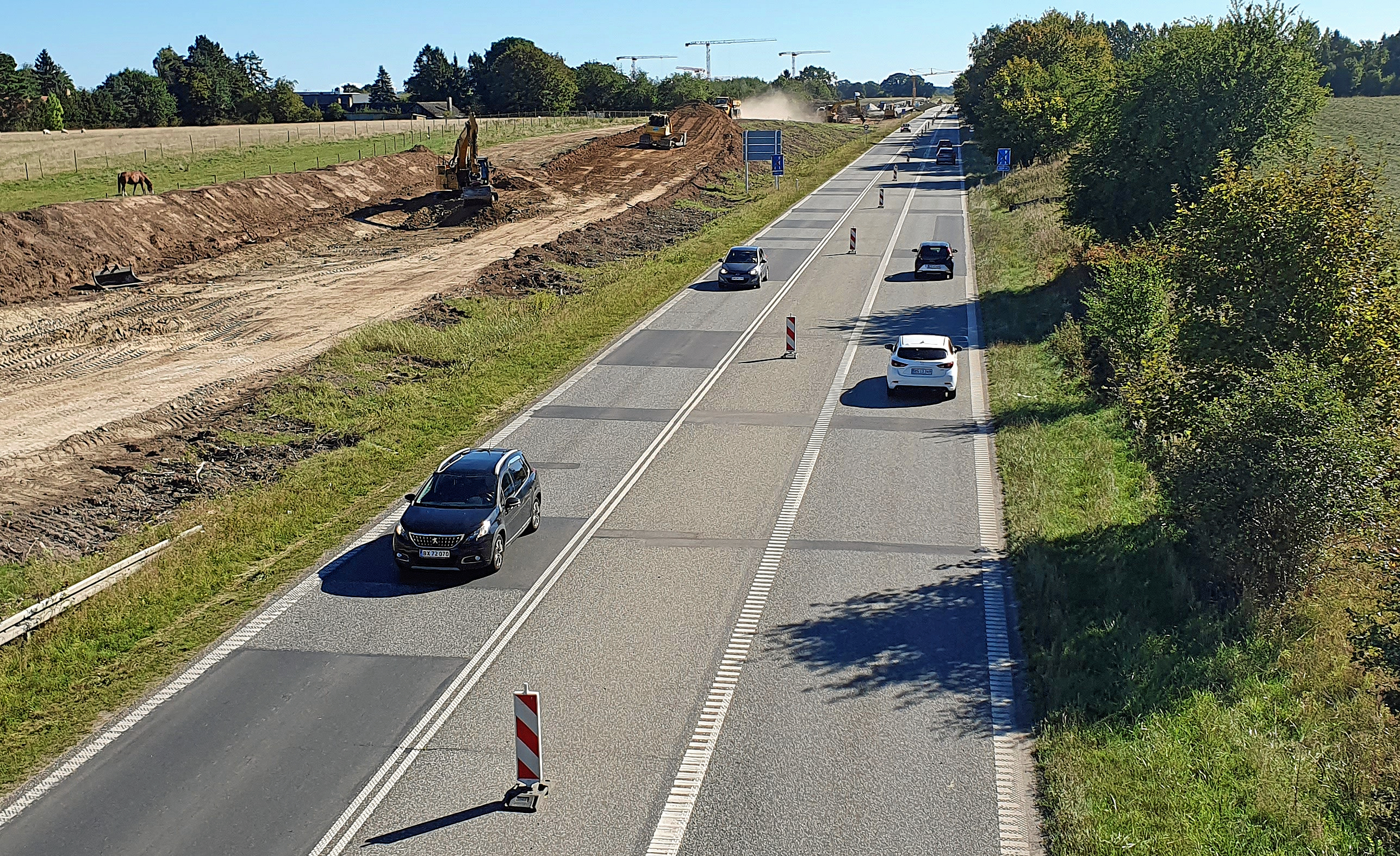 Trafikanter på Hillerødmotorvejens forlængelse har godt kunnet mærke, at der har været ét spor mindre at køre på, viser evaluering.