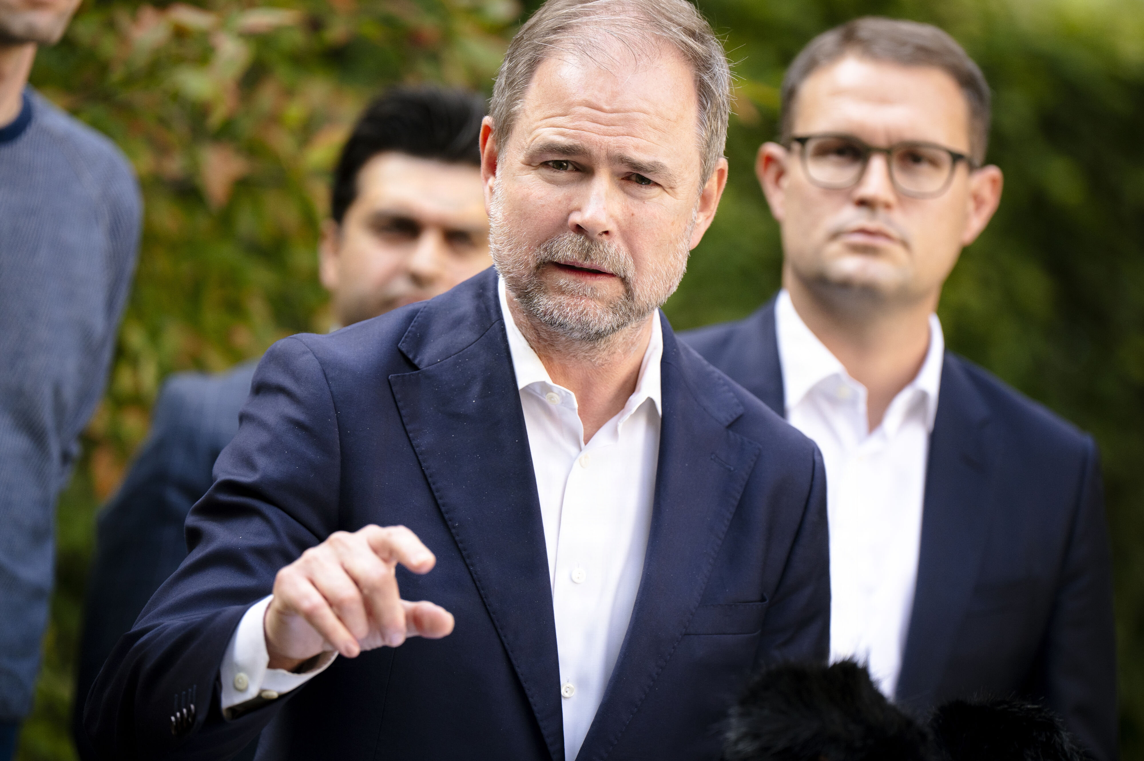 Justitsminister Nicolai Wammen (S) og minister for natur og dyrevelfærd Christian Rabjerg Madsen (S) præsenterede i sidste uge en akutplan med nye initiativer, som skal styrke kontrollen af dyrevelfærd. (Arkivfoto).