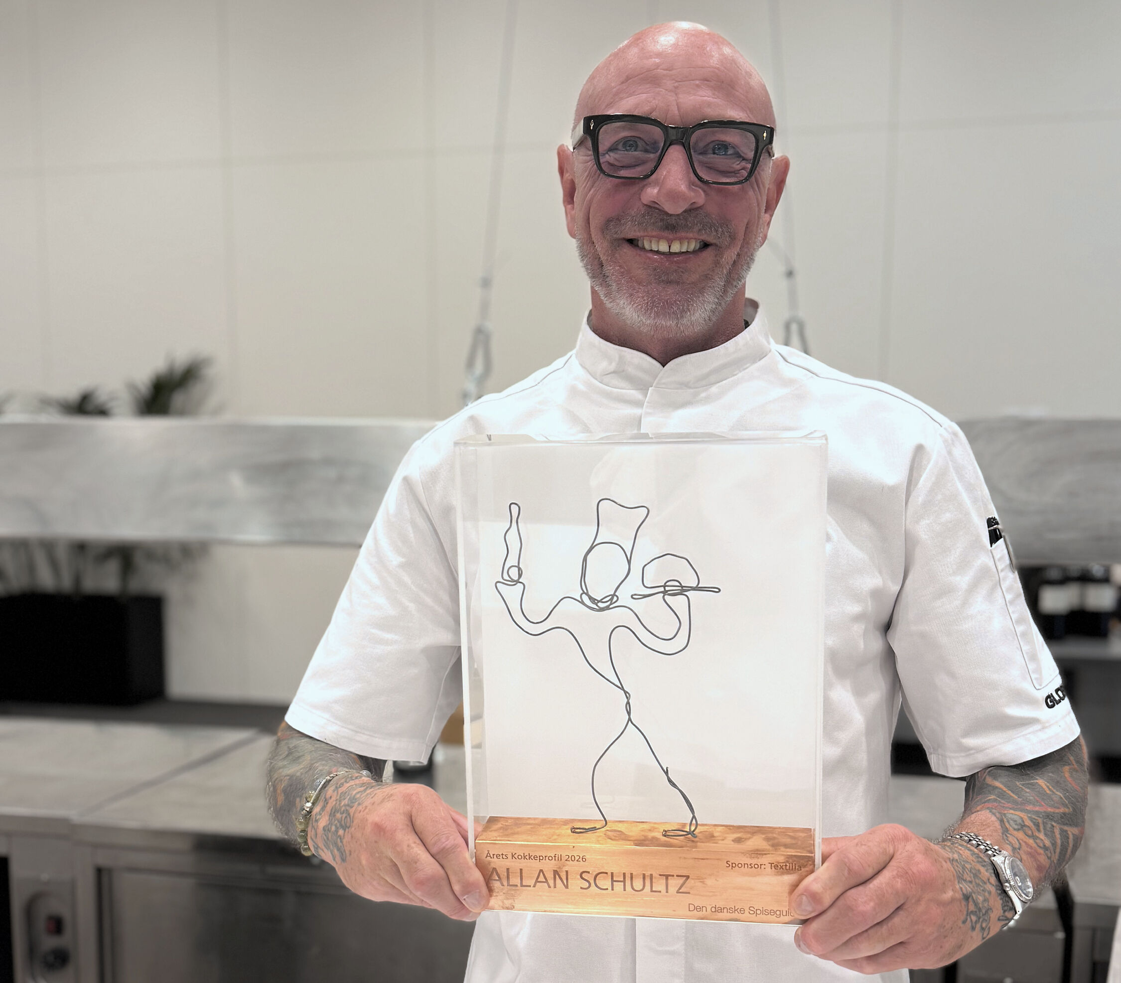 Allan Schultz fra Parsley Salon er blevet hædret som årets kokkeprofil ved Den danske Spiseguides galla på Hotel Faaborg Fjord.