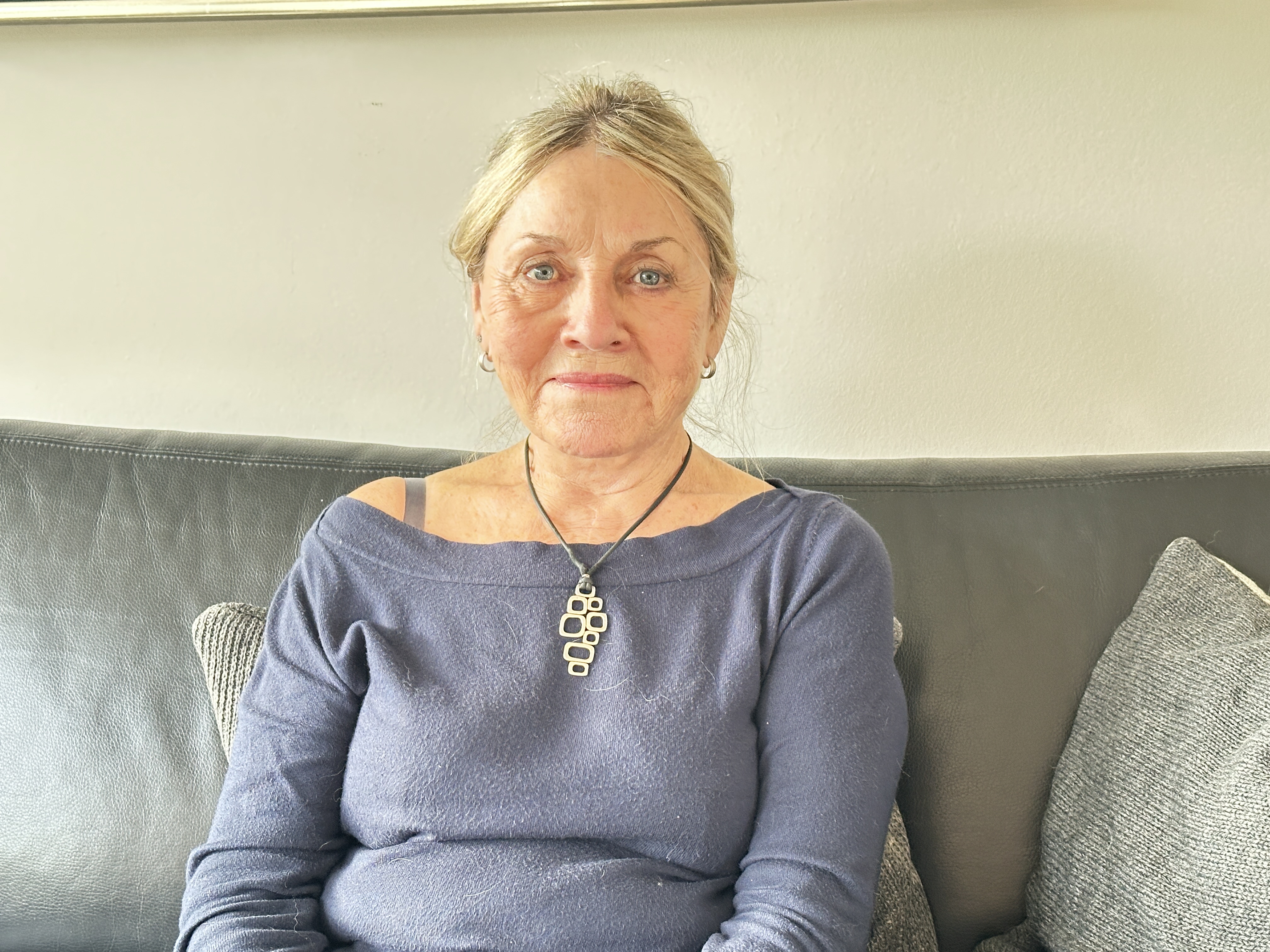 Oplevelserne på Stenhusbakken Plejecenter, hvor Randi Durhuus var fast besøgsven sammen med sin hund, gjorde dybt indtryk på hende. Derfor står hun nu frem med sin historie.
