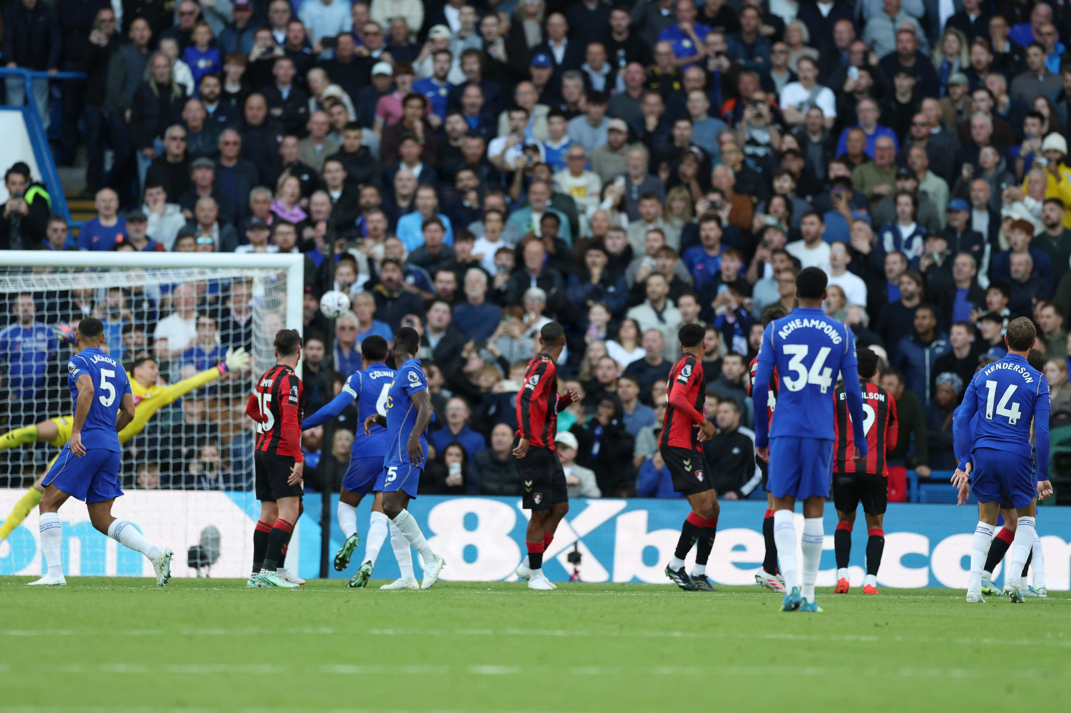 Jordan Henderson bringer Chelsea på 5-1 direkte på frispark.