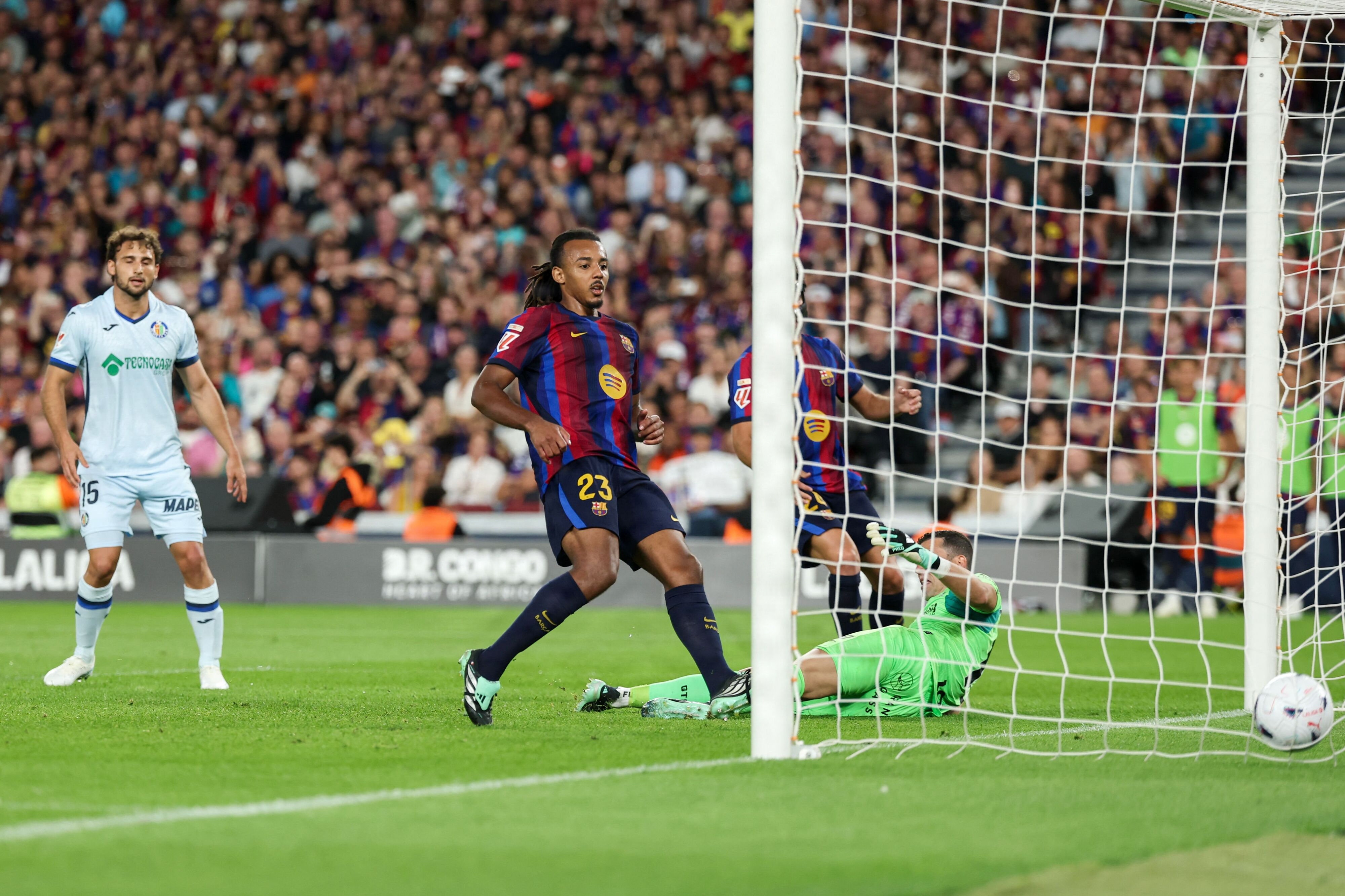 Jules Koundé bragte nemt Barcelona på 3-0.