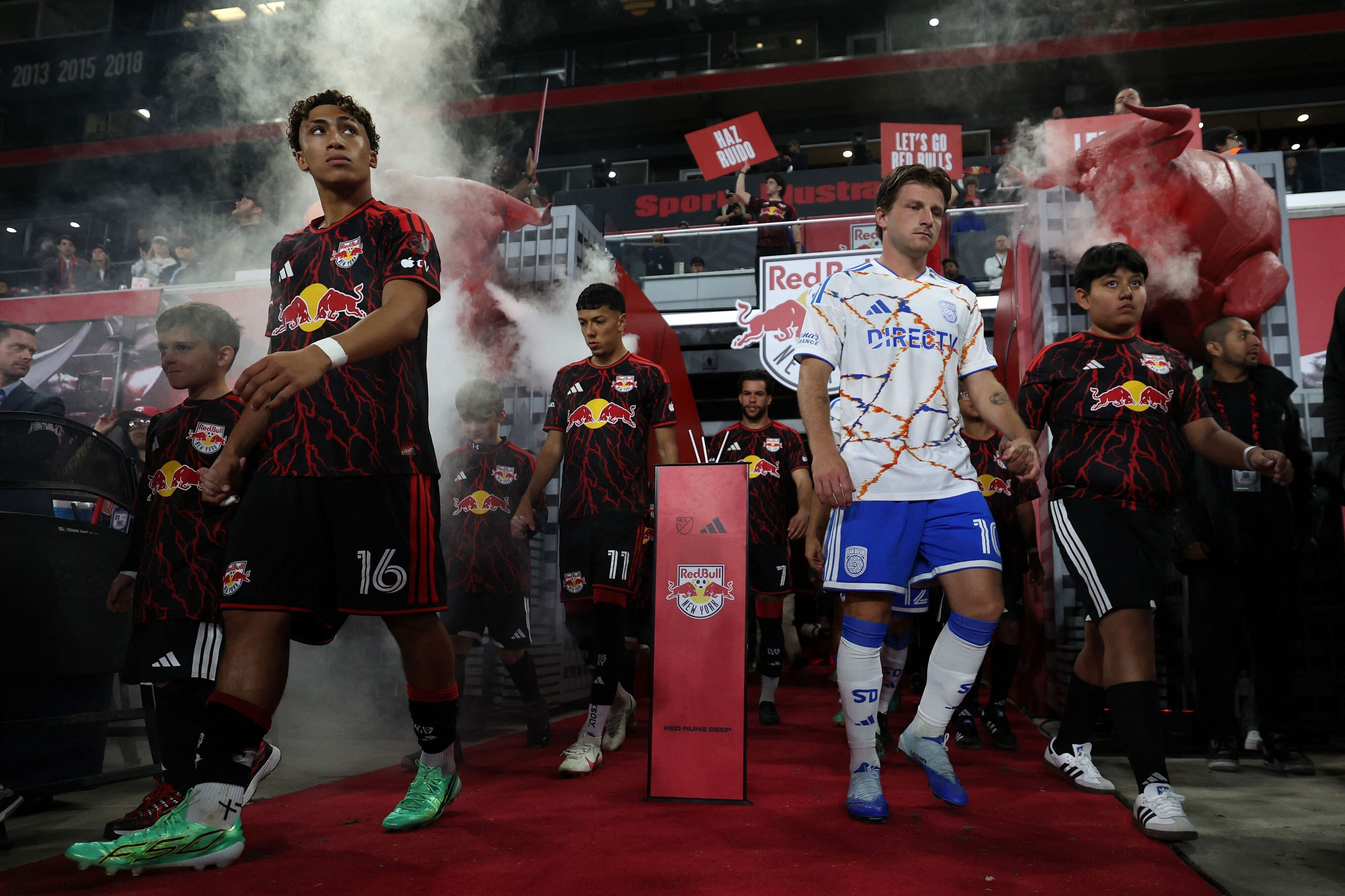 Anders Dreyer (til højre) brændte et straffespark mod New York Red Bulls.