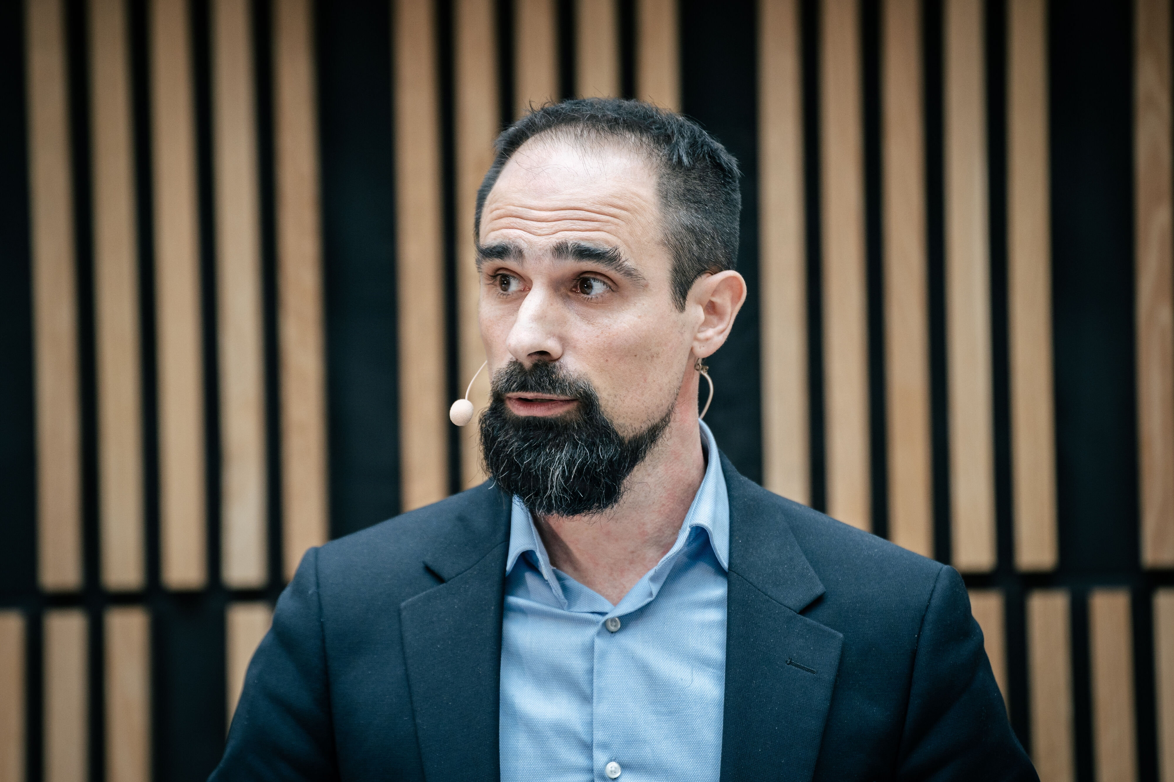 Adrian Lema, chef for Nationalt Center for Klimaforskning ved DMI, præsenterede i april 2022 pointerne fra en rapport fra FN's Klimapanel om mulighederne for at reducere den globale udledning af drivhusgasser. En ny rapport risikerer først at udkomme efter vigtigt klimatopmøde i 2028. (Arkivfoto).
