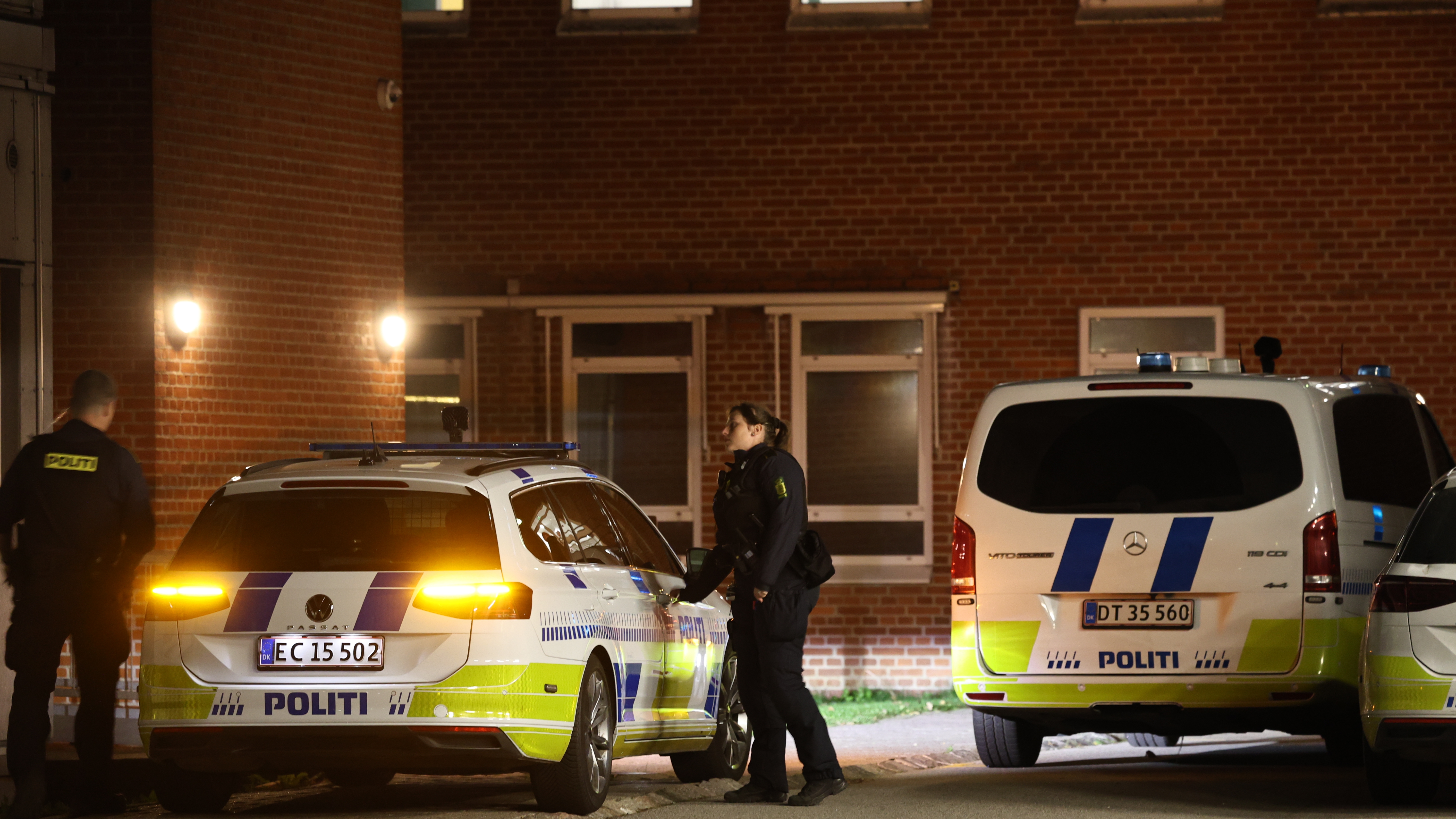 Flere politibiler blev sendt til Køge Sygehus natten til tirsdag. - Presse-fotos.dk Flere politibiler blev sendt til Køge Sygehus natten til tirsdag.